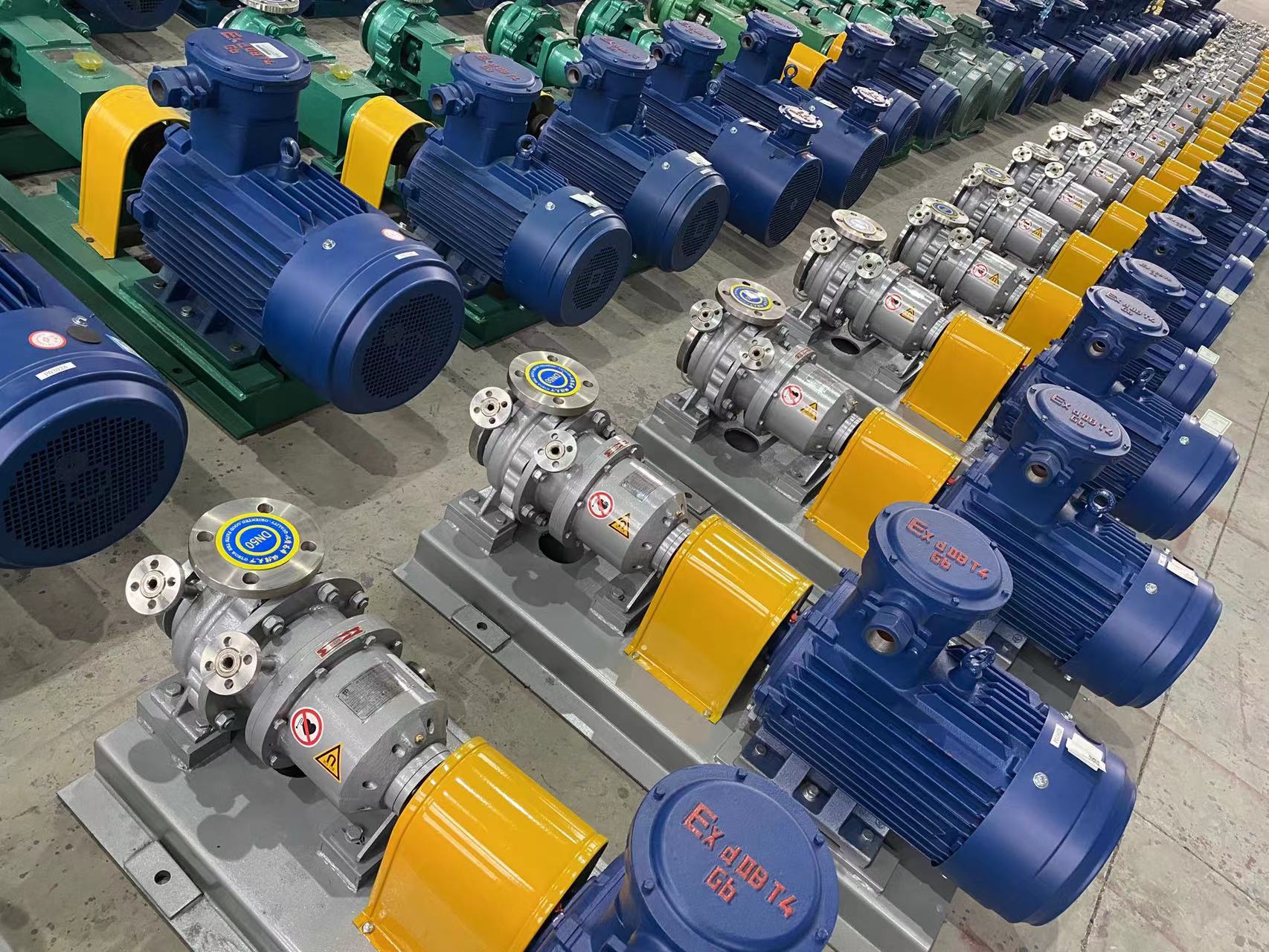 2.8準備發往海（hǎi）外的水（shuǐ）泵(圖1)